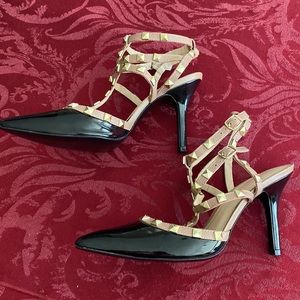 NWOT or Box BCBGeneration 2Tone Patent Pump